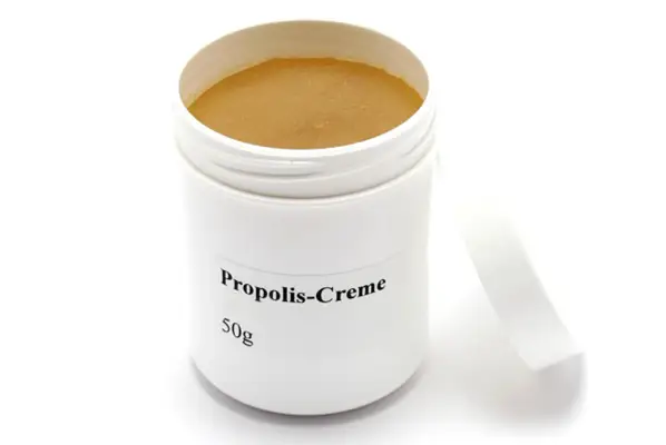 فرآورده های دارویی بره موم