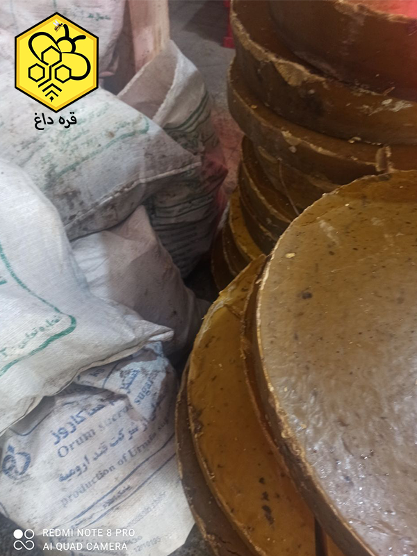 فروش موم کلوخ و آجدار