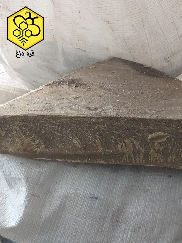 موم طبیعی سیاه