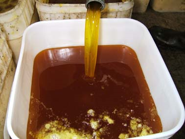 فروشنده موم طبیعی